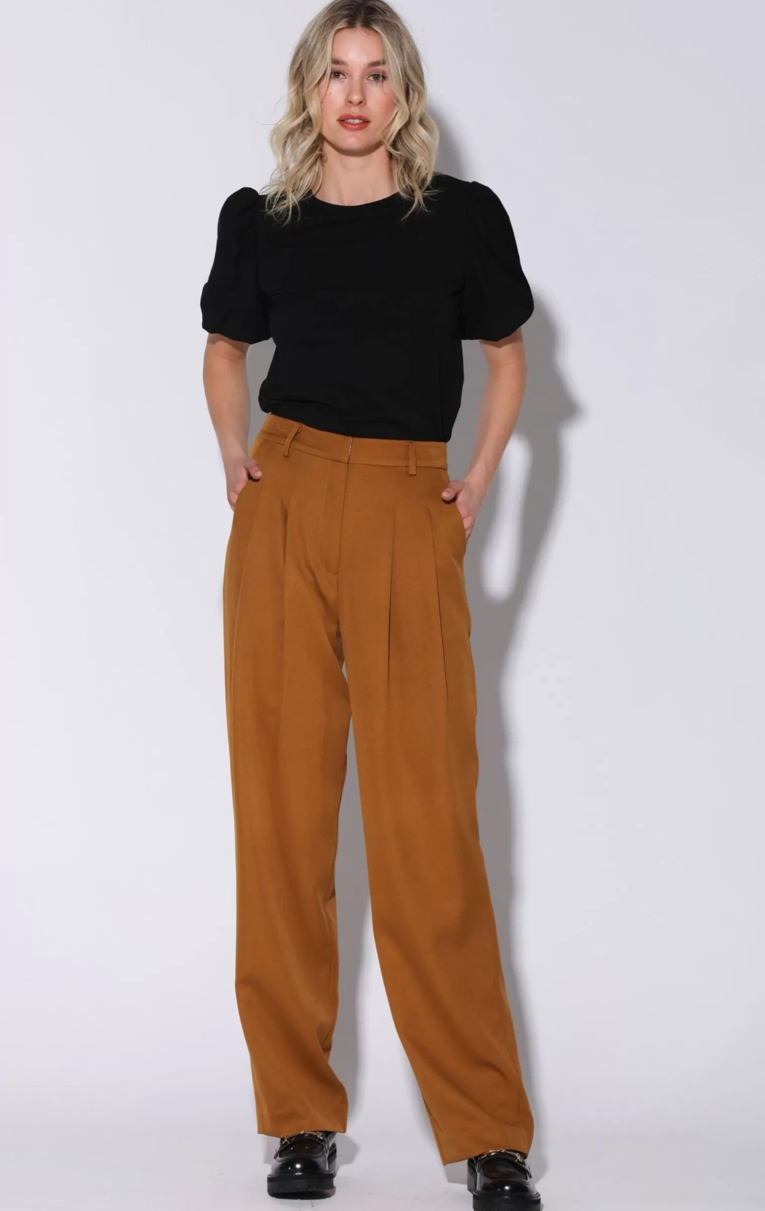 Walter Baker Tammy Pant, Camel>Women Bottoms